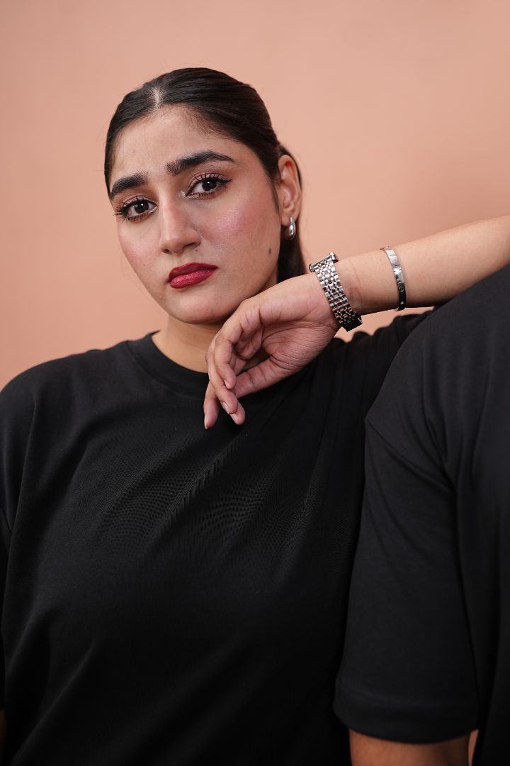 BLACK OVERSIZED T-Shirt (UNISEX)