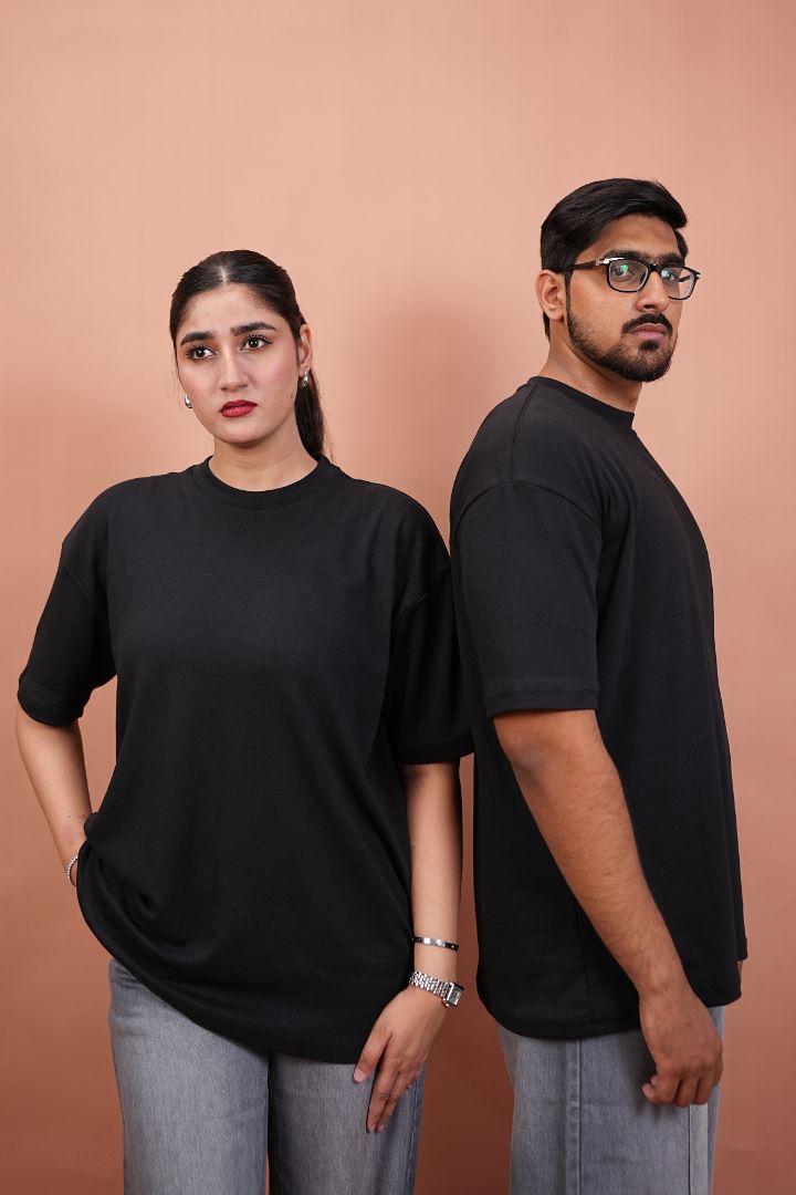 BLACK OVERSIZED T-Shirt (UNISEX)